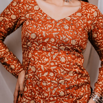 laila kurti